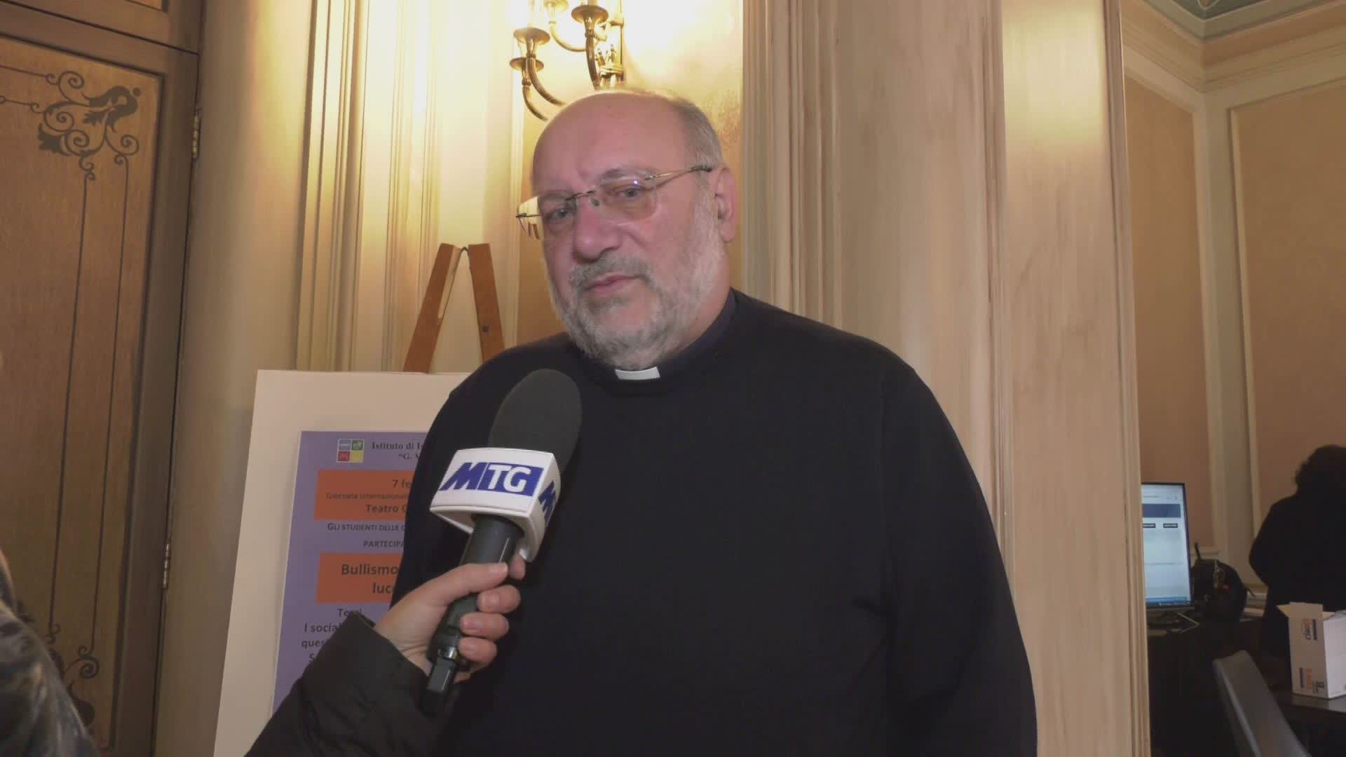 PEDOPORNOGRAFIA - METER: "RIMOSSO INGENTE MATERIALE" - Video Mediterraneo